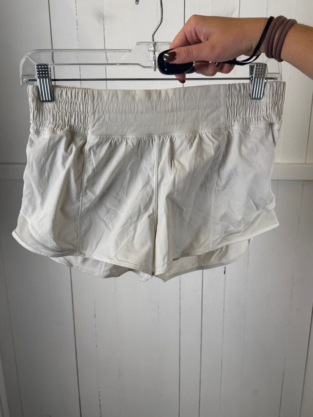 Lululemon White Athletic Shorts Size 6 Excellent Condition